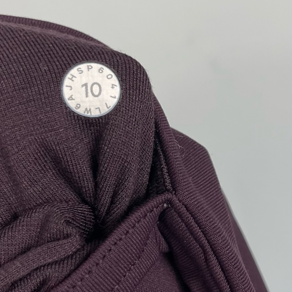 Lululemon Tied To It Crop 21" Black Cherry 10 High Rise Leggings Tights Yoga Gym - Picture 10 of 16